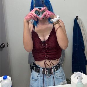 Maroon tank top crop